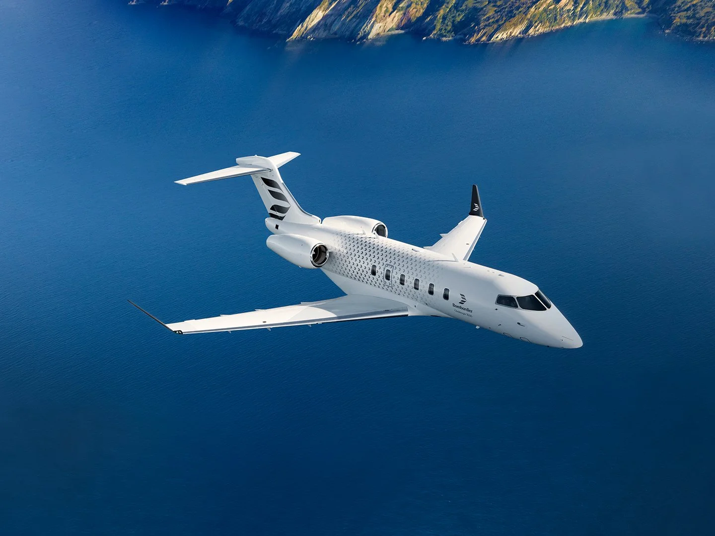 Charter the Bombardier Challenger 3500 | 8–10 Seat Super-Midsize